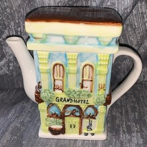 Twinings Grand Hotel Ceramic Teapot EXCELLENT CONDITION!!